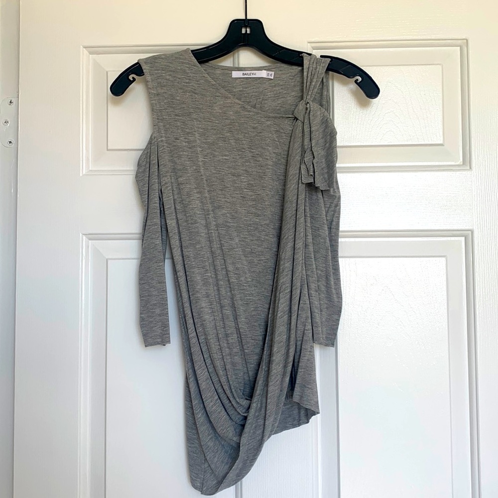 Bailey 44 Top